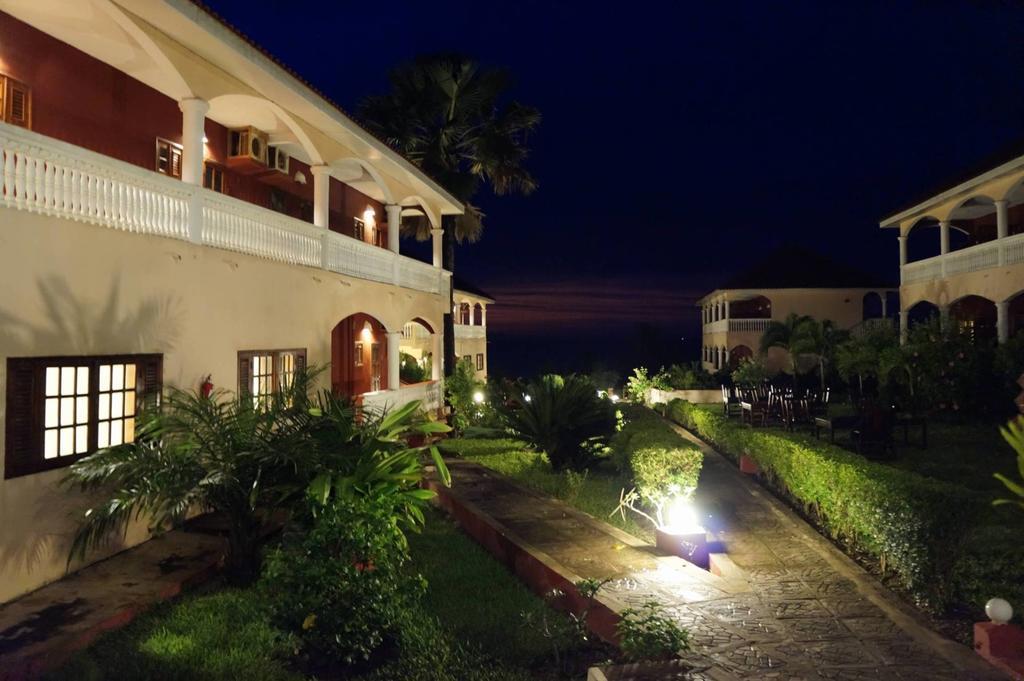 Lemon Creek Hotel Resort Bijilo Eksteriør billede